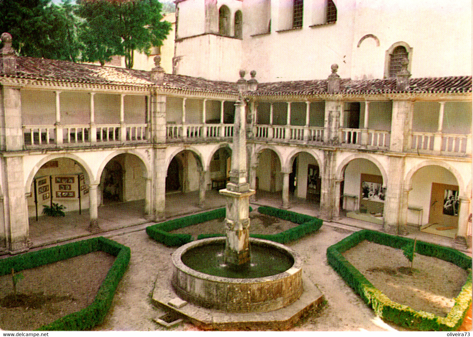 MOSTEIRO DO LORVÃO - Claustro - PORTUGAL - Bragança