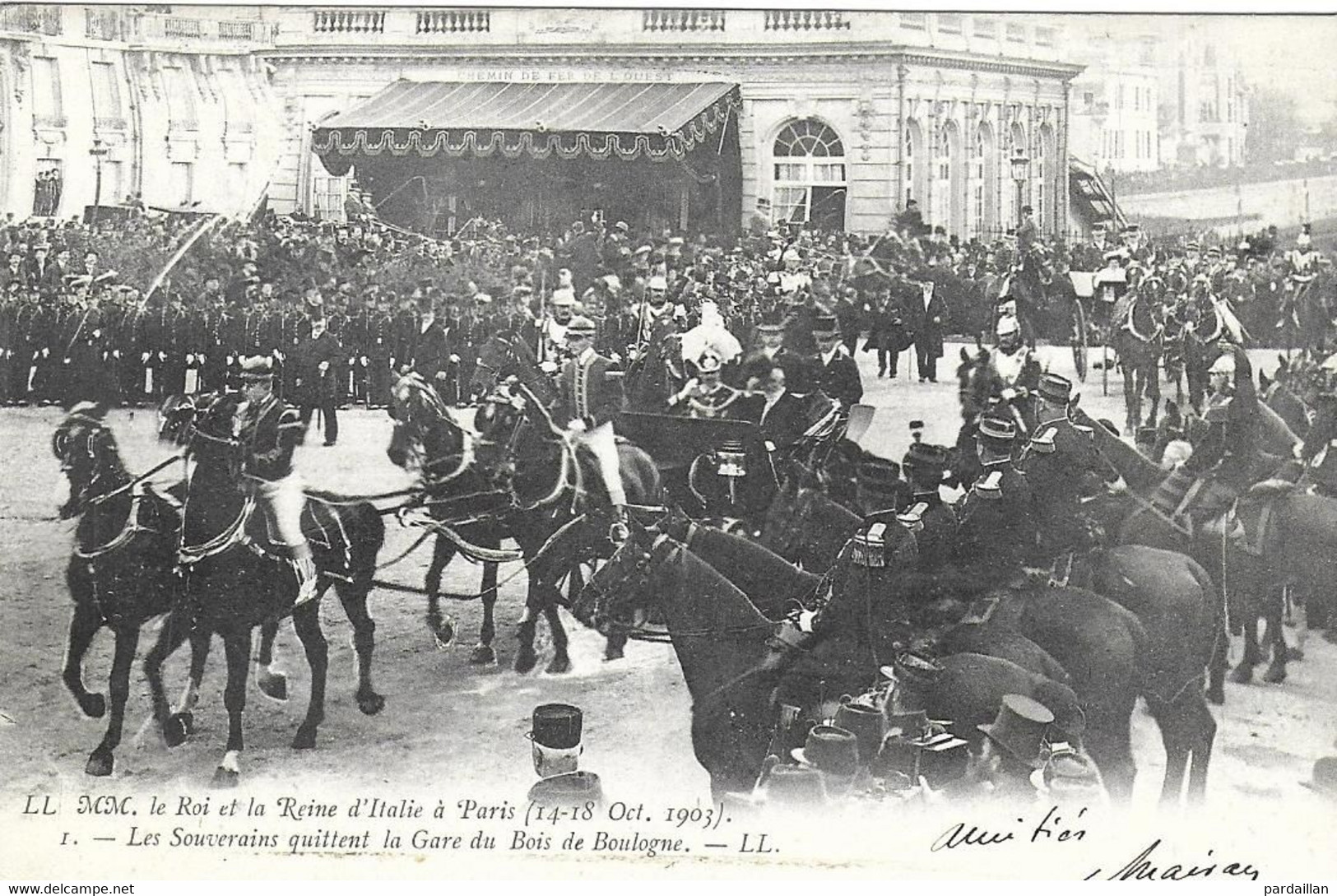 LE ROI ET LA REINE D'ITALIE A PARIS (14-18 OCT. 1903). LES SOUVERAINS QUITTENT LA GARE DU BOIS DE BOULOGNE. 1903. DND. - Réceptions