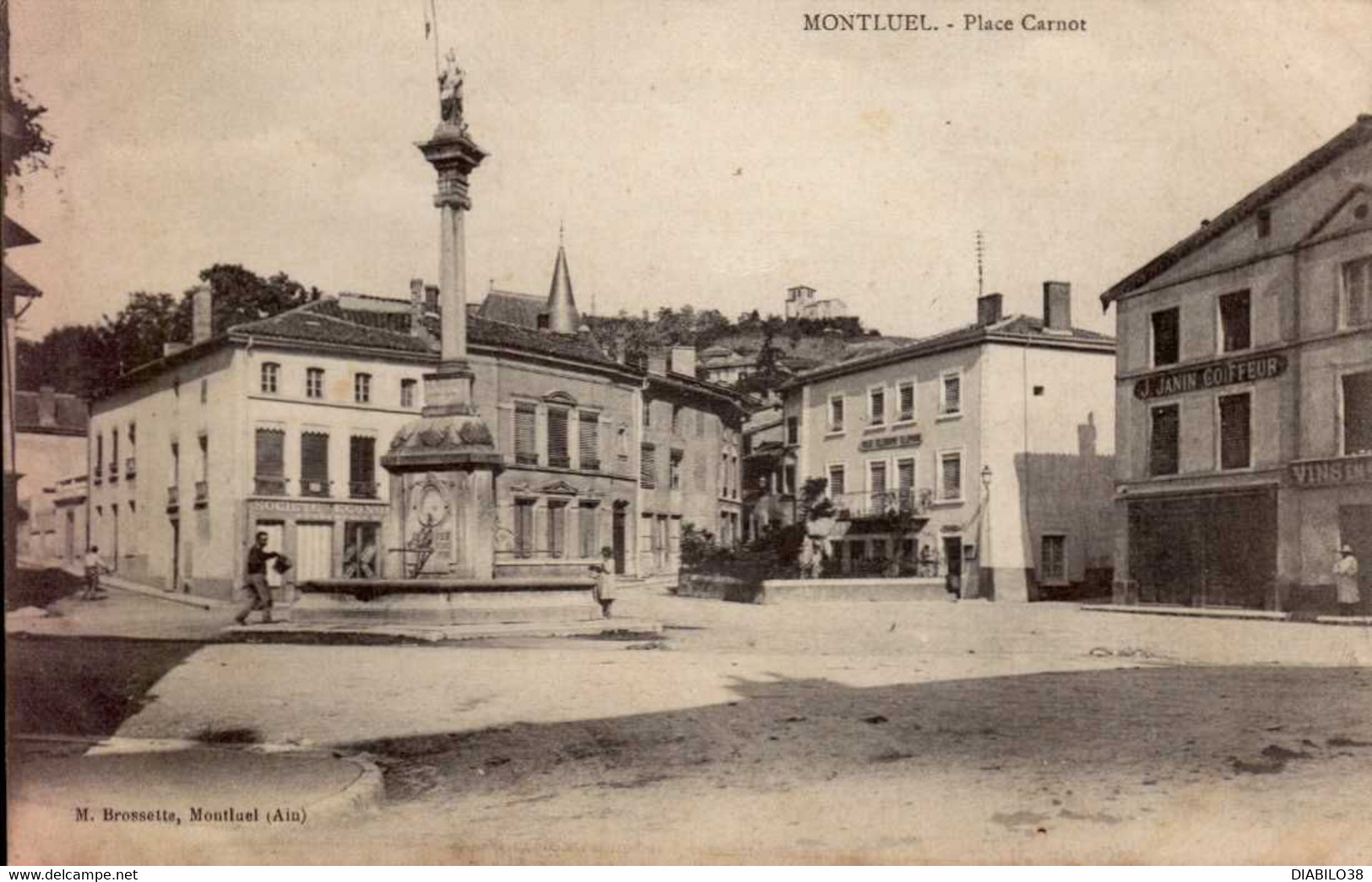 MONTLUEL     ( AIN )  PLACE CARNOT - Montluel