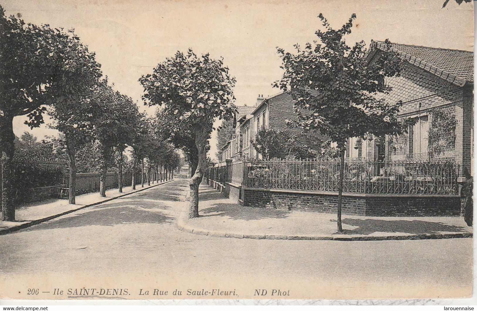 93 - L' ILE SAINT DENIS - La Rue Du Saule Fleuri - L'Ile Saint Denis