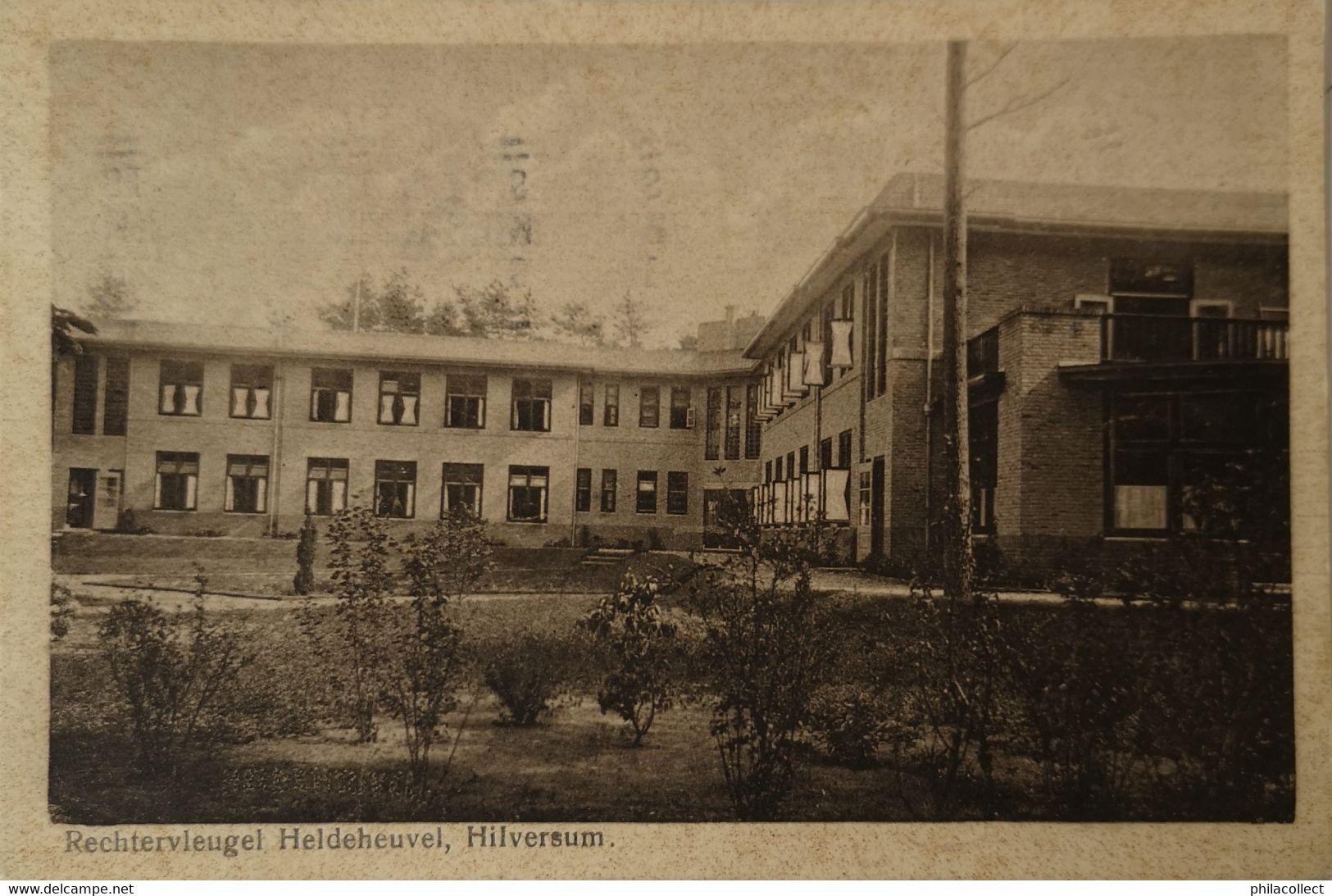 Hilversum // Rechtervleugel Heldeheuvel 1936 Vlekkig - Hilversum