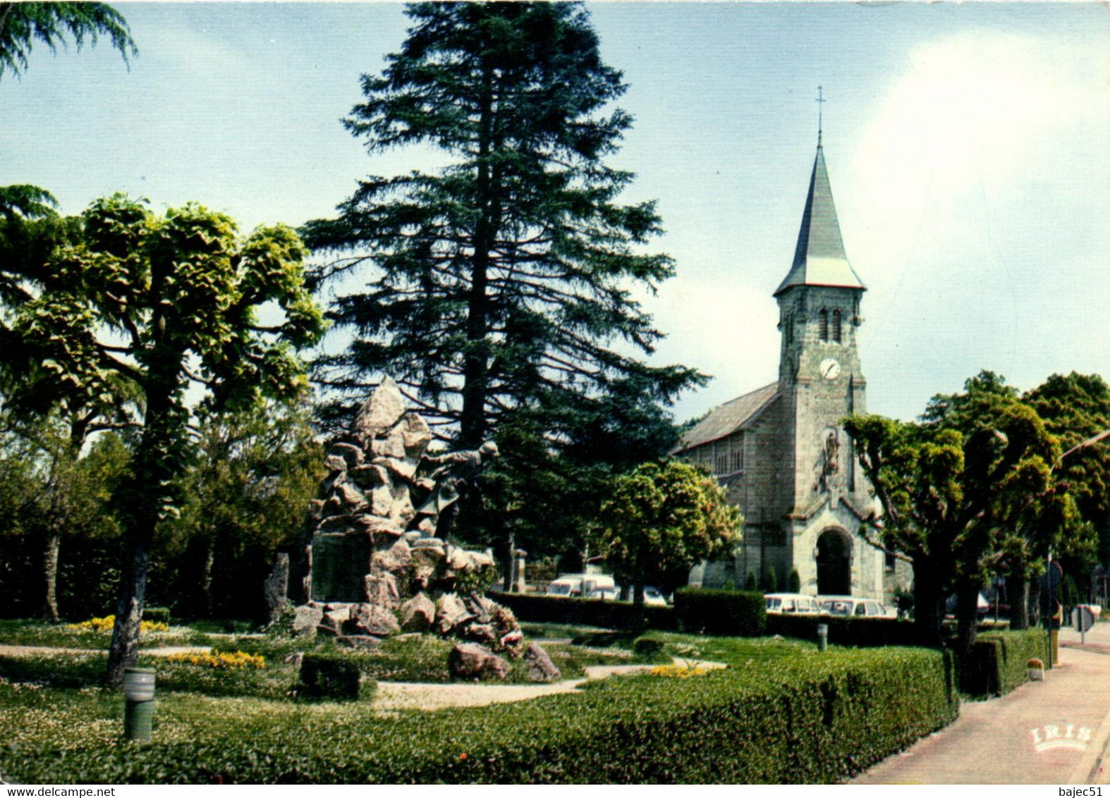 Dun Le Palestel - L'église Et Le Square - Dun Le Palestel