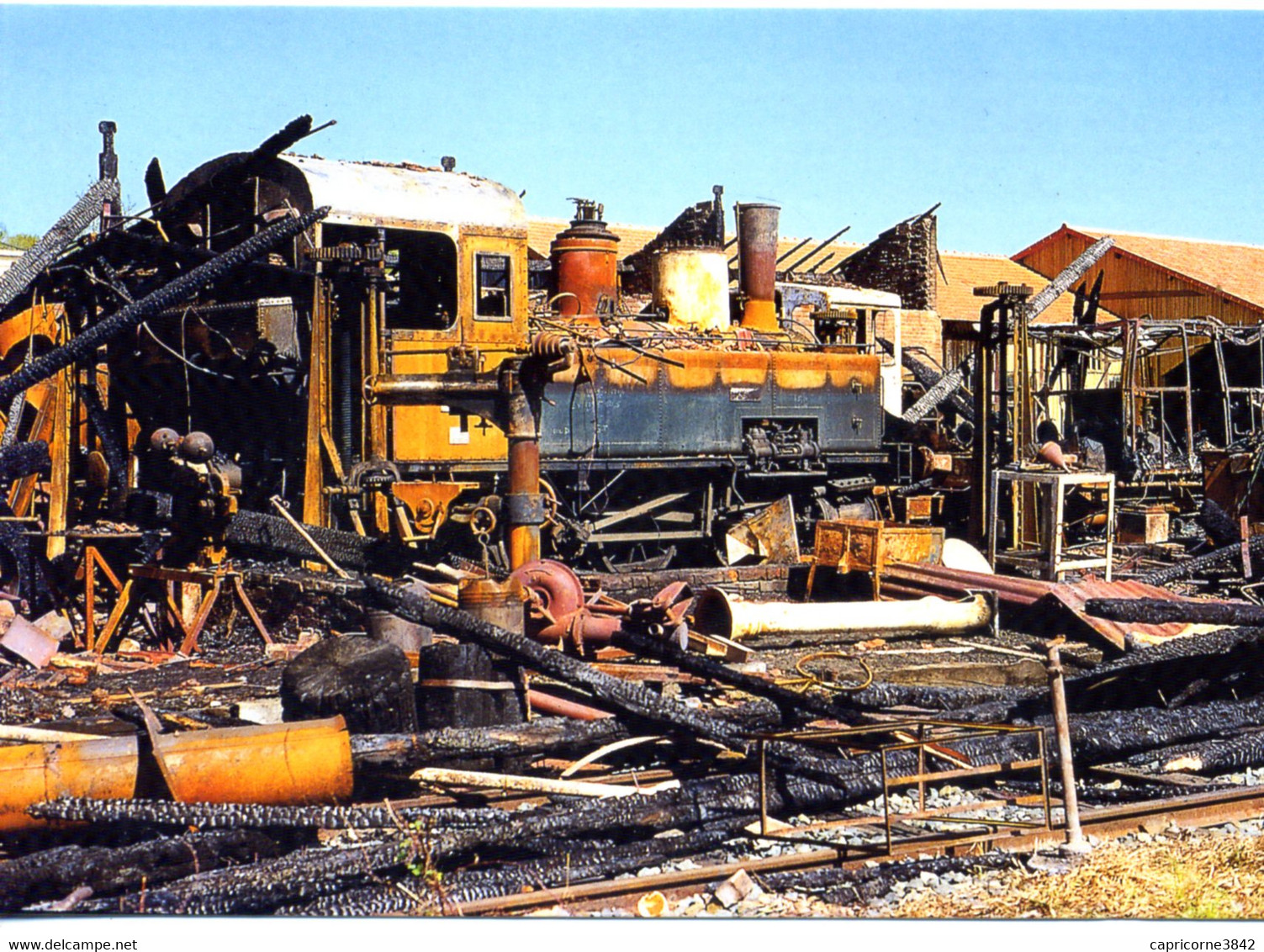 72 - Chemin De Fer Touristique De La Sathe - Atelier De Connerré Détruit Par Un Incendie En 1997 - Connerre