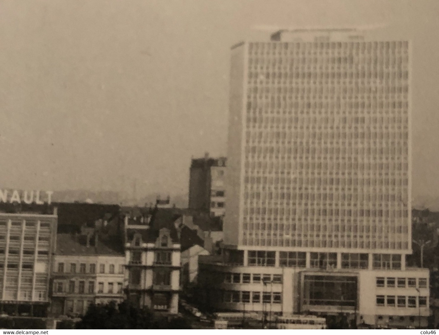 Photo carte postale 1961 Bruxelles Saint-Josse vue vers église Gesu Sint-Josse-ten-Noode bâtiment Renault Centre Rogier