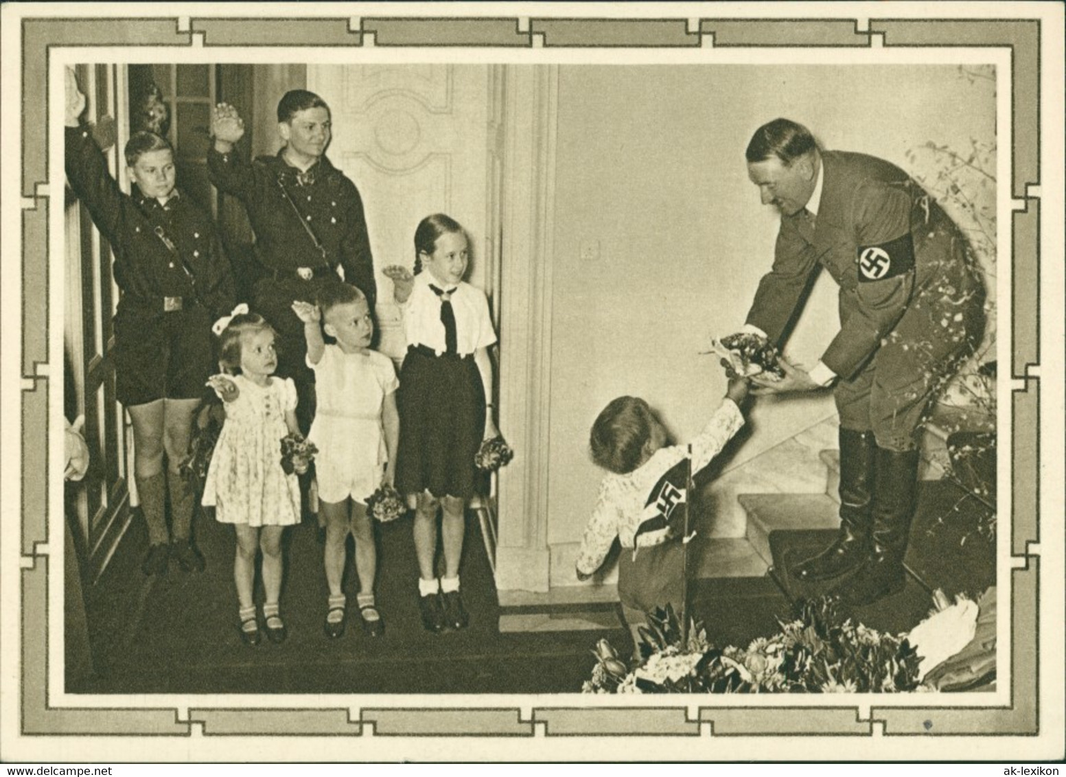 Ansichtskarte  Ganzsache: Kinder übergeben Blumen An Adolf Hitler 1939 - Non Classificati