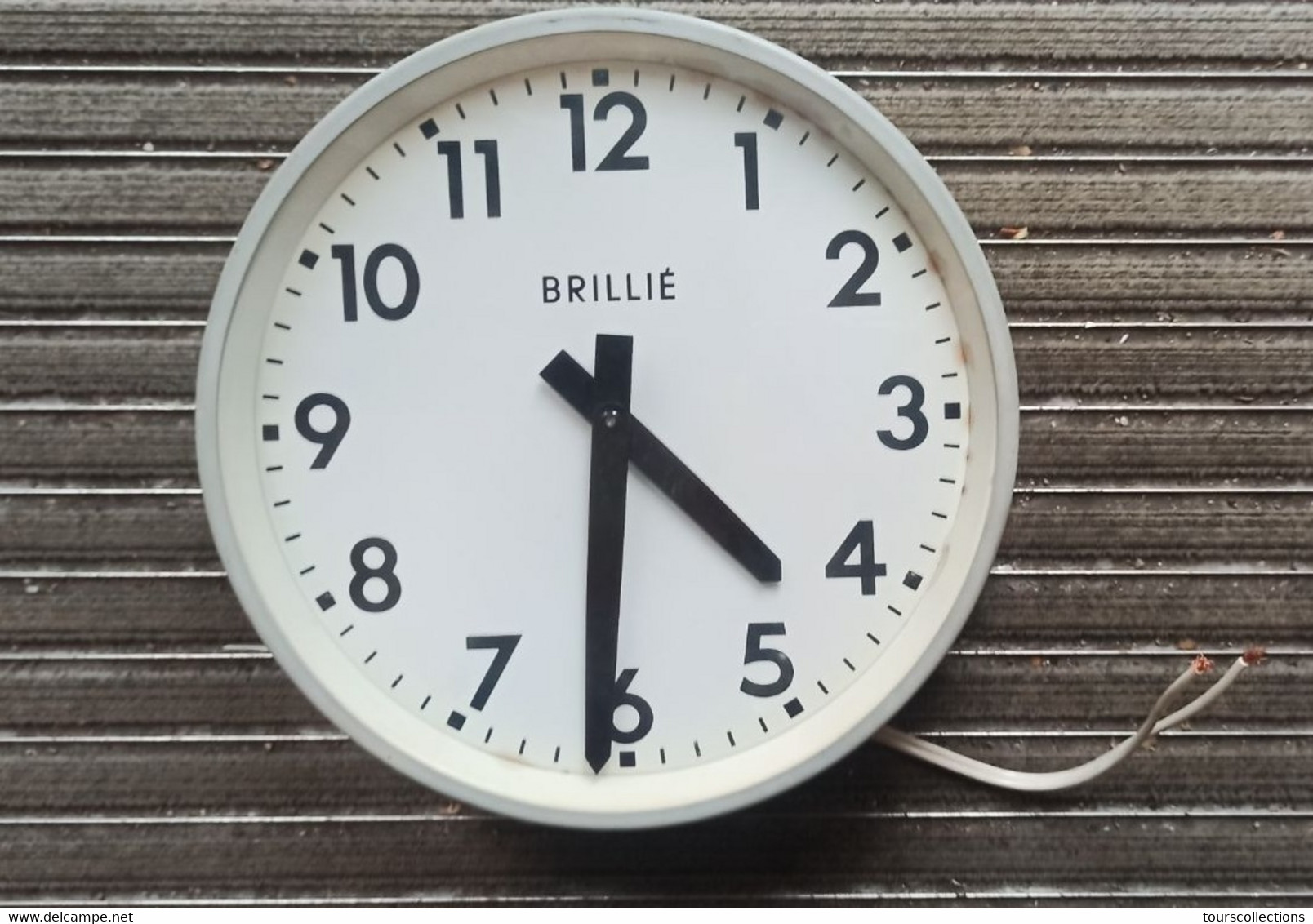 ANCIENNE PENDULE HORLOGE MURALE BRILLIE Industrielle Authentique 24 Cm Vers 1960 's  Gare SNCF  Atelier Usine Loft - Clocks