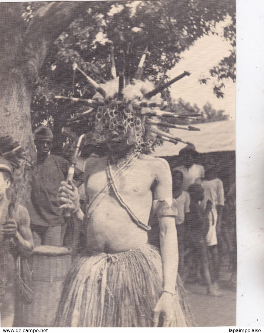 Grande Photo Afrique A E F Oubangui Chari Bangui Adolescente Blanchie  Tenue Traditionnel Danse  Rare Unique Réf 14868 - Africa