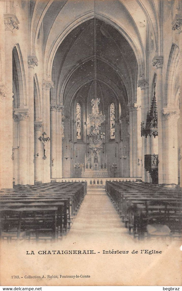 LA CHATAIGNERAIE    EGLISE  INTERIEUR - La Chataigneraie