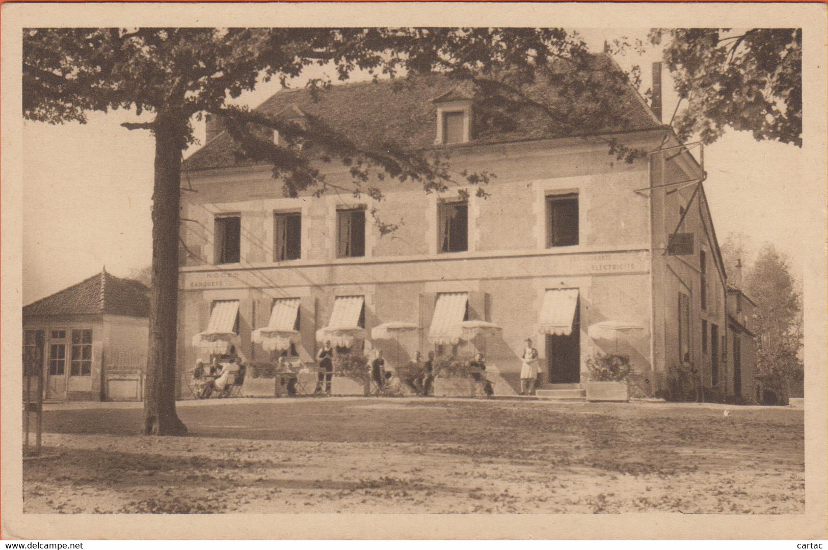 D89 - GURGY - HÔTEL DU SOUVENIR - Plusieurs Personnes à La Terrasse - Carte Sépia - Gurgy