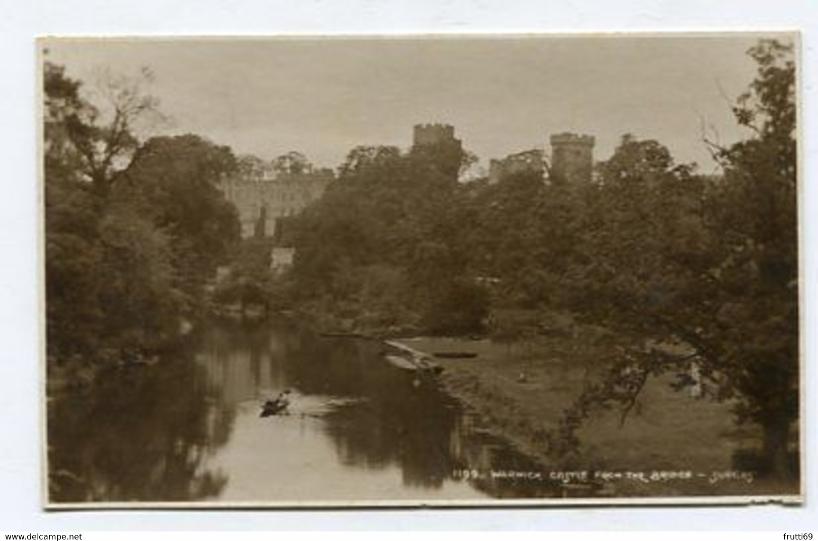 AK 048606 ENGLAND - Warwick Castle From The Bridge - Warwick