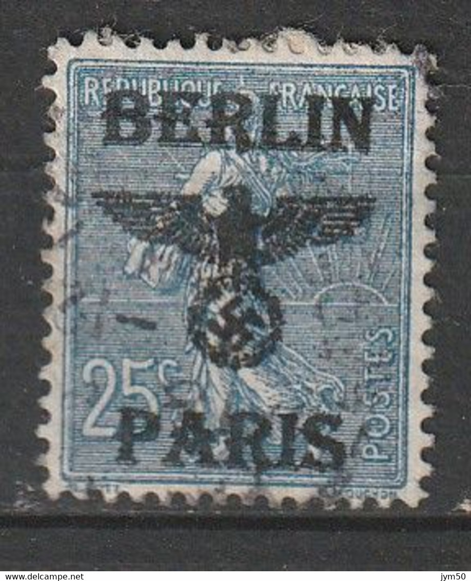 FRANCE SURCHARGE   BERLIN  PARIS (2) - Oorlogszegels