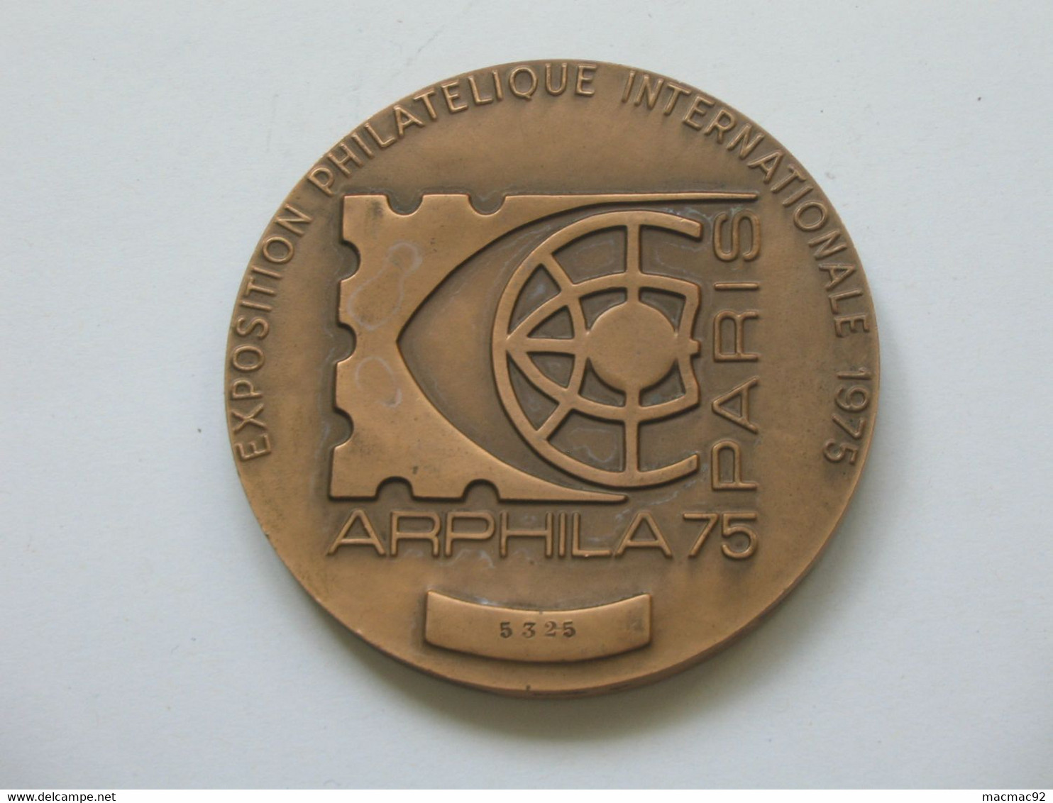 Médaille EXPOSITION PHILATELIQUE INTERNATIONALE 1975 - ARPHILA 75 PARIS  **** EN ACHAT IMMEDIAT **** - Professionnels / De Société