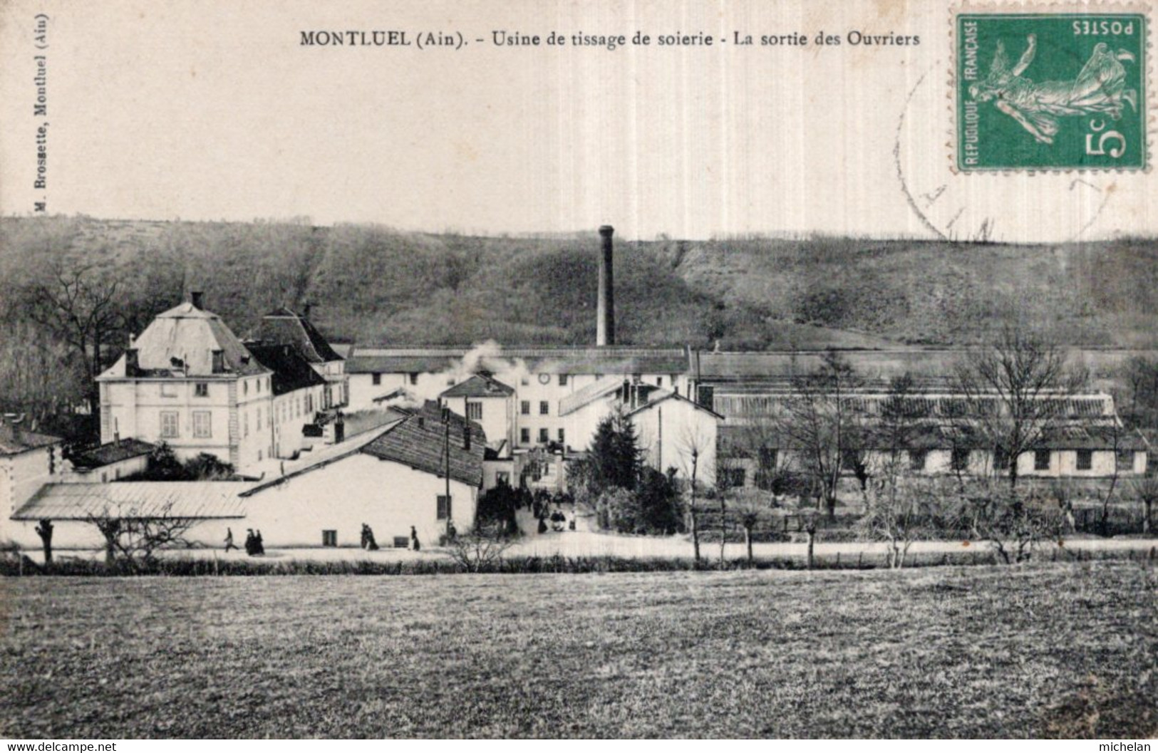 CPA   01   MONTLUEL---USINE DE TISSAGE DE SOOIRIE---LA SORTIE DES OUVRIERS---1911 - Montluel