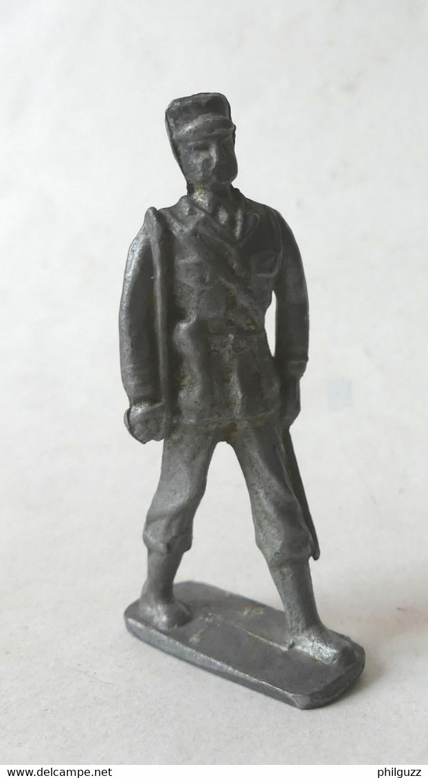 FIGURINE SOLDAT WWII ALUDO OFFICIER AU DEFILE  Pas Quiralu - Quiralu