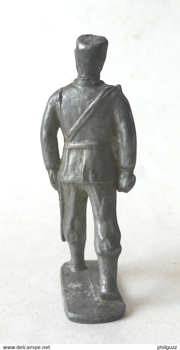 FIGURINE SOLDAT WWII ALUDO OFFICIER AU DEFILE  Pas Quiralu - Quiralu