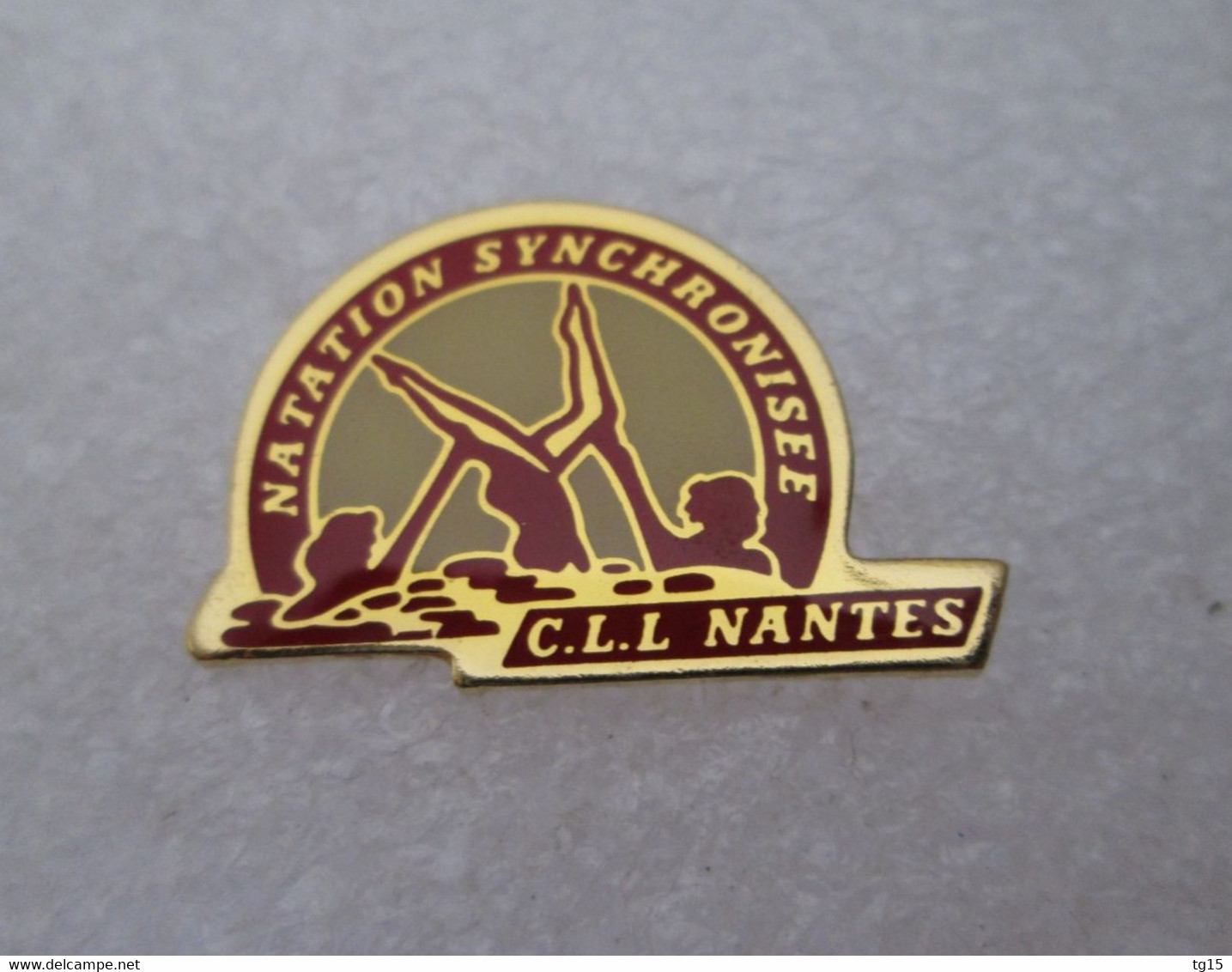 PIN'S    SPORT  NATATION  SYNCHRONISÉE  C.L.L. NANTES   PIN UP - Natation