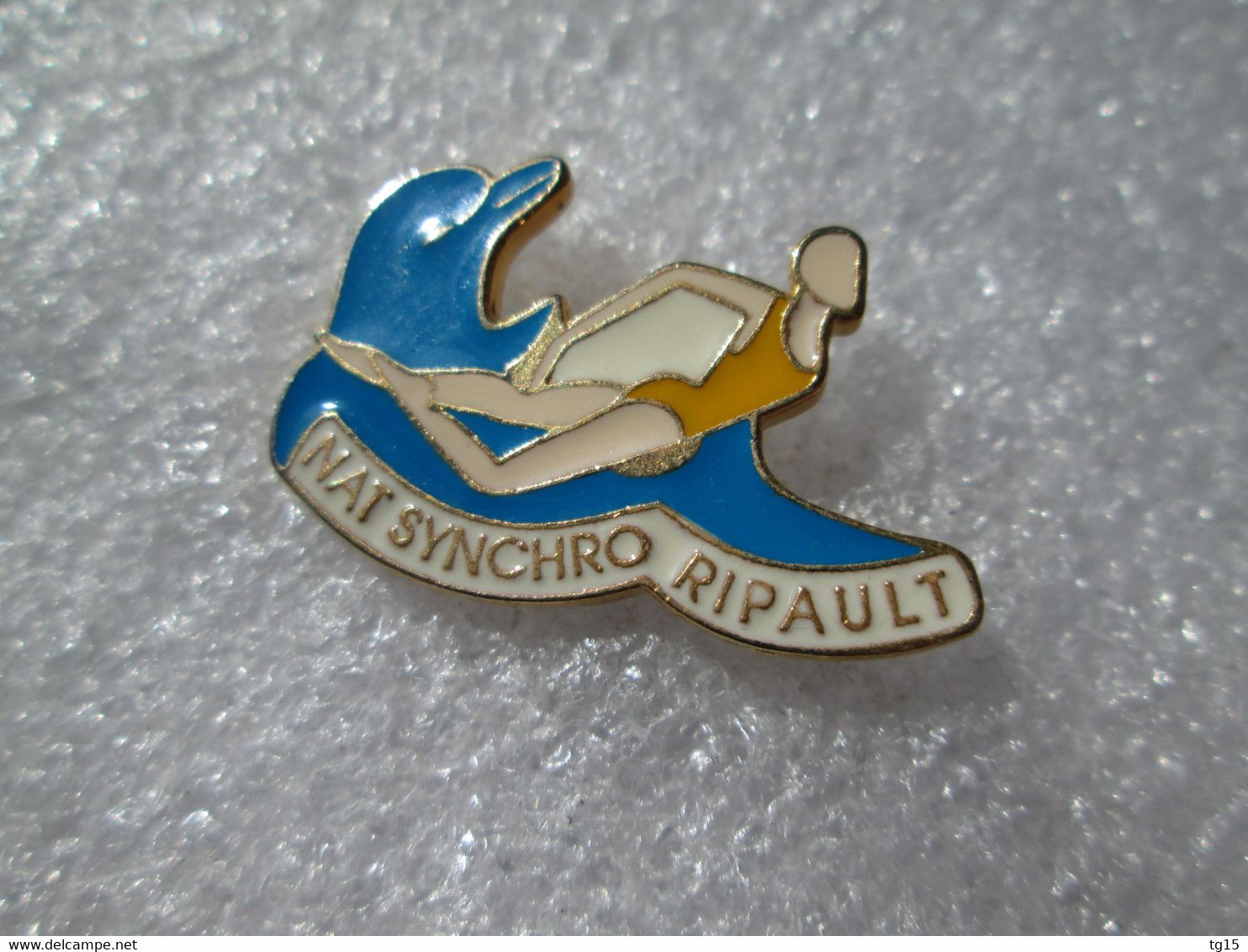 PIN'S    SPORT  NATATION  SYNCHRONISÉE   RIPAULT       PIN UP  DAUPHIN  Email A Froid - Nuoto