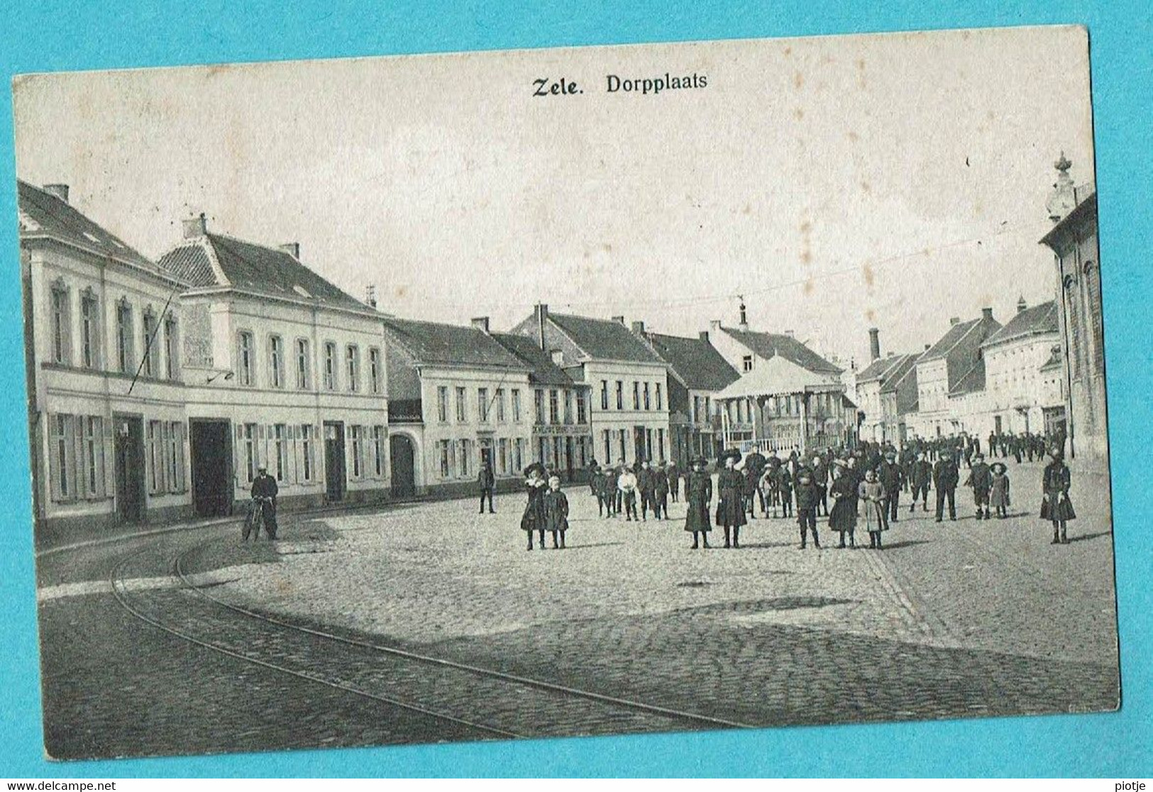 * Zele (Oost Vlaanderen) * (Uitg De Geest - Heirwegh, Drukker Zele) Dorpplaats, Kiosque, Kiosk, Tramway, Animée, Old - Zele