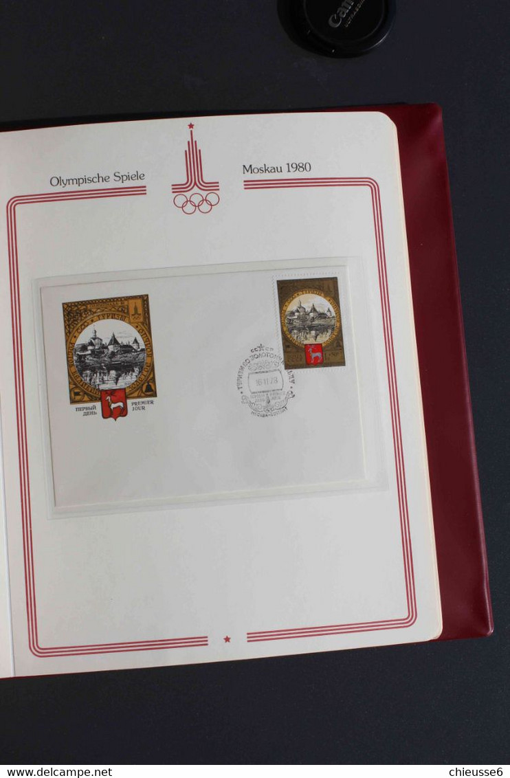 Russie collection - Preolympique de Moscou - 1980  +  80 env. dans classeur Borek grenat