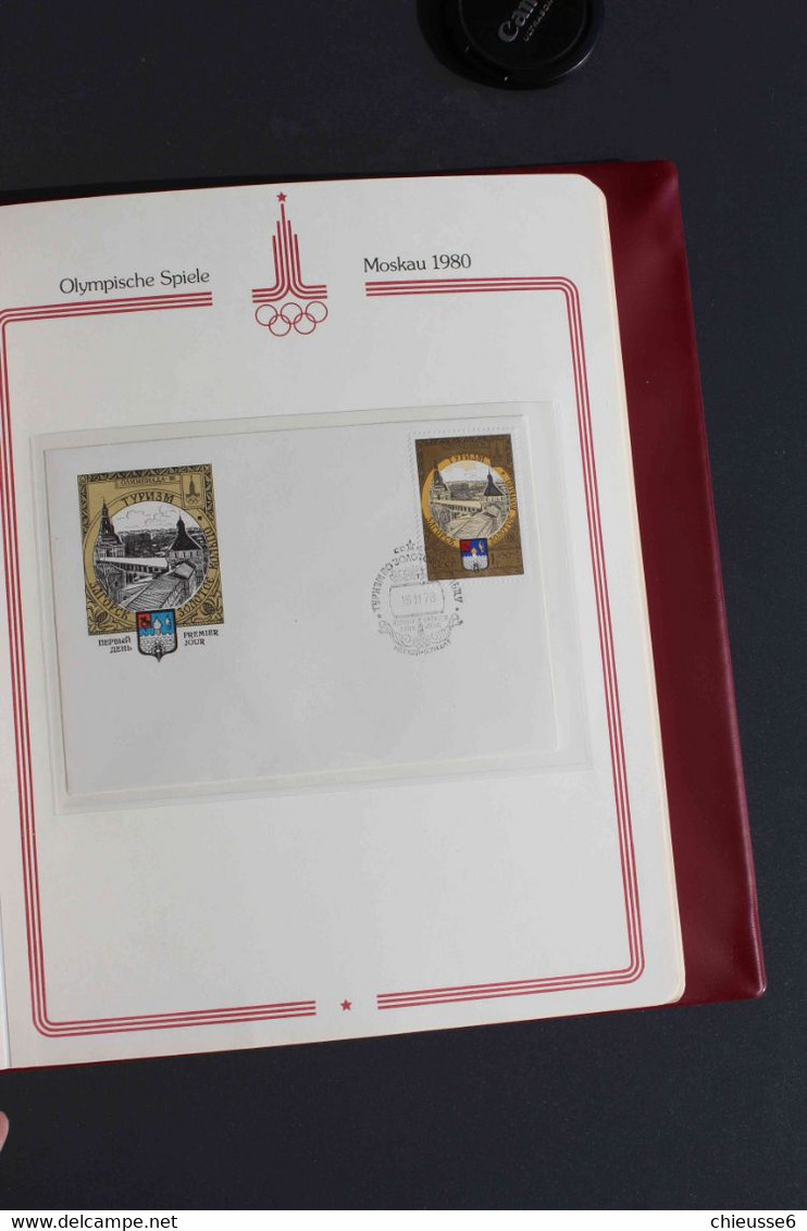 Russie collection - Preolympique de Moscou - 1980  +  80 env. dans classeur Borek grenat