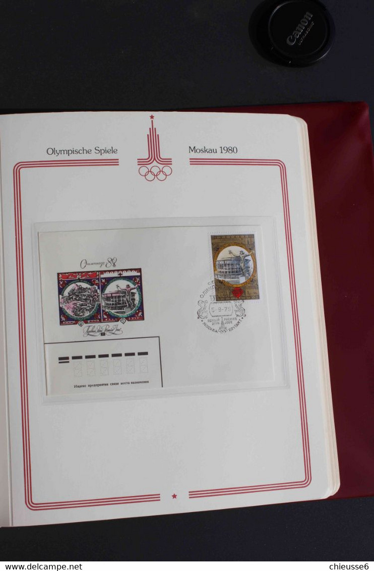 Russie collection - Preolympique de Moscou - 1980  +  80 env. dans classeur Borek grenat