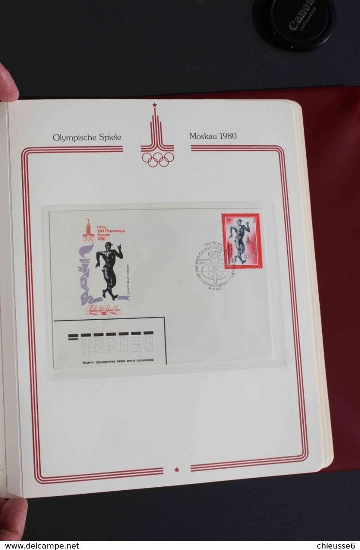 Russie collection - Preolympique de Moscou - 1980  +  80 env. dans classeur Borek grenat