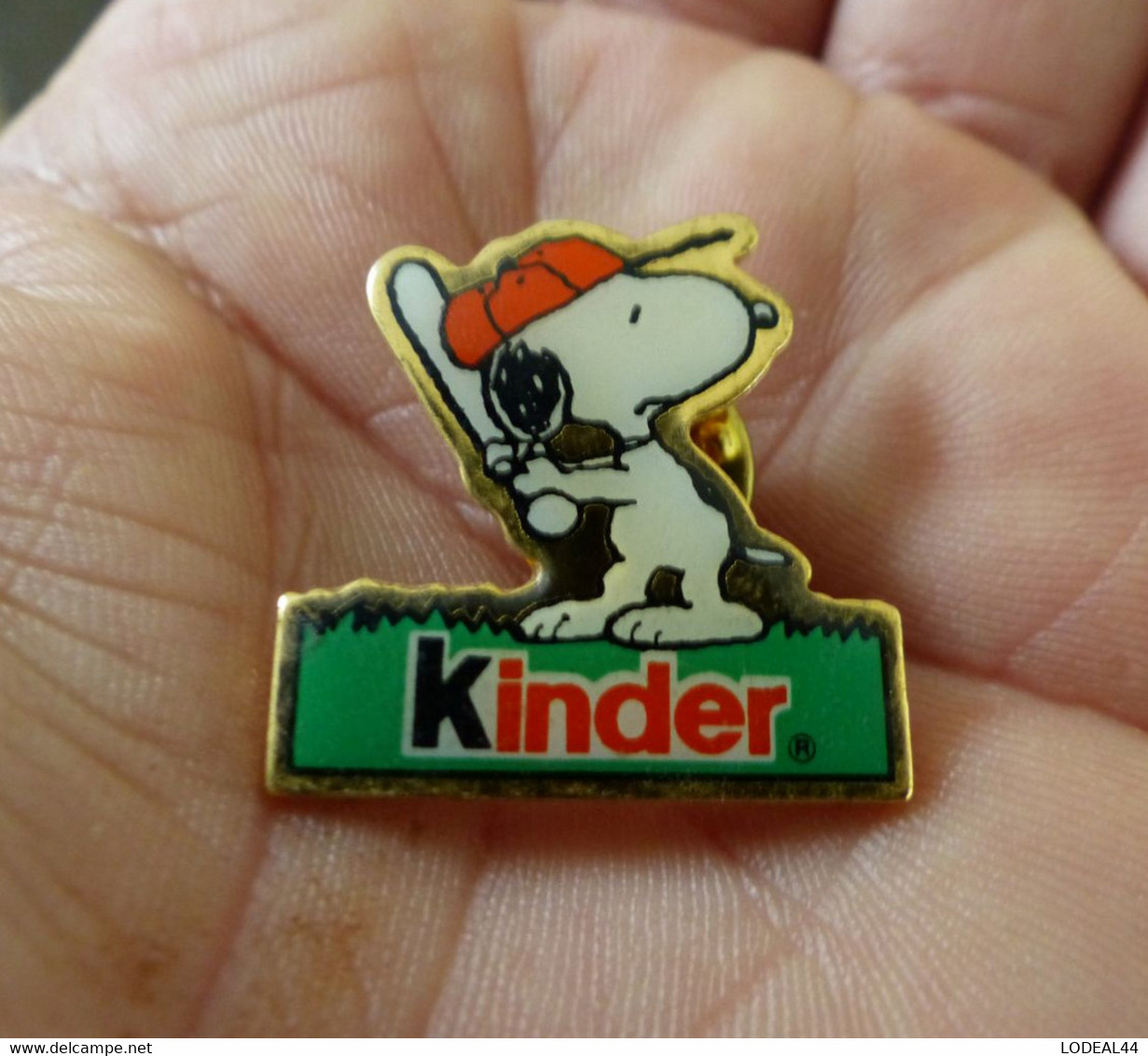 1 PIN'S  / KINDER - Pin's