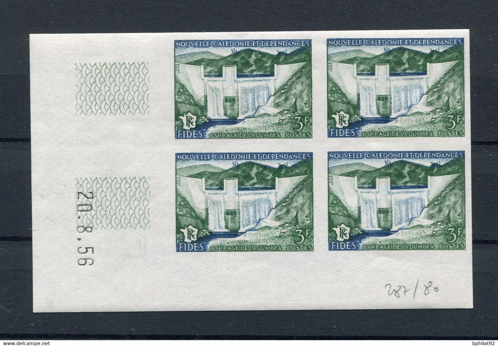 !!! NOUVELLE CALEDONIE,  N°287 NON DENTELE EN BLOC DE 4 COIN DATE NEUF **/* - Unused Stamps