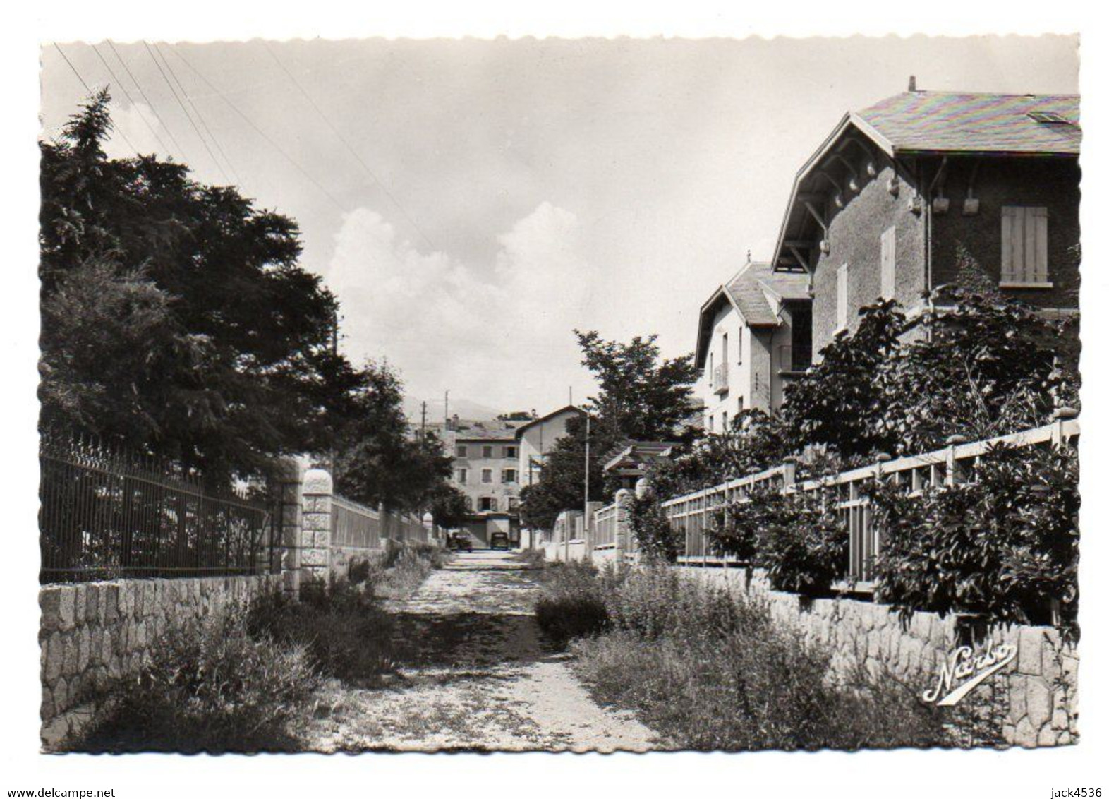 Carte Postale Moderne - 15 Cm X 10,5 Cm - Non Circulé - Dép.66 - BOURG MADAME - Rue Des Villas - Andere & Zonder Classificatie