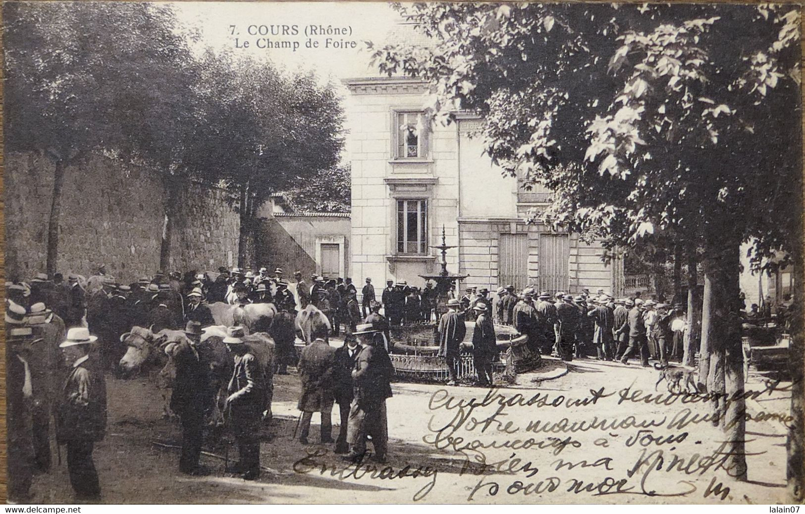 C. P. A. : 69 : COURS: Le Champ De Foire, Un Jour De Foire Aux Boeufs - Cours-la-Ville