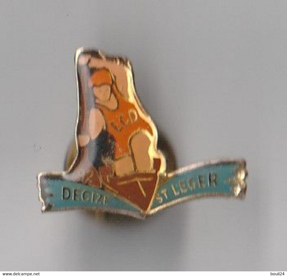 PIN'S THEME SPORT   CANOE   CLUB  DE DECIZE  ST LEGER   DANS LA NIEVRE - Canoeing, Kayak