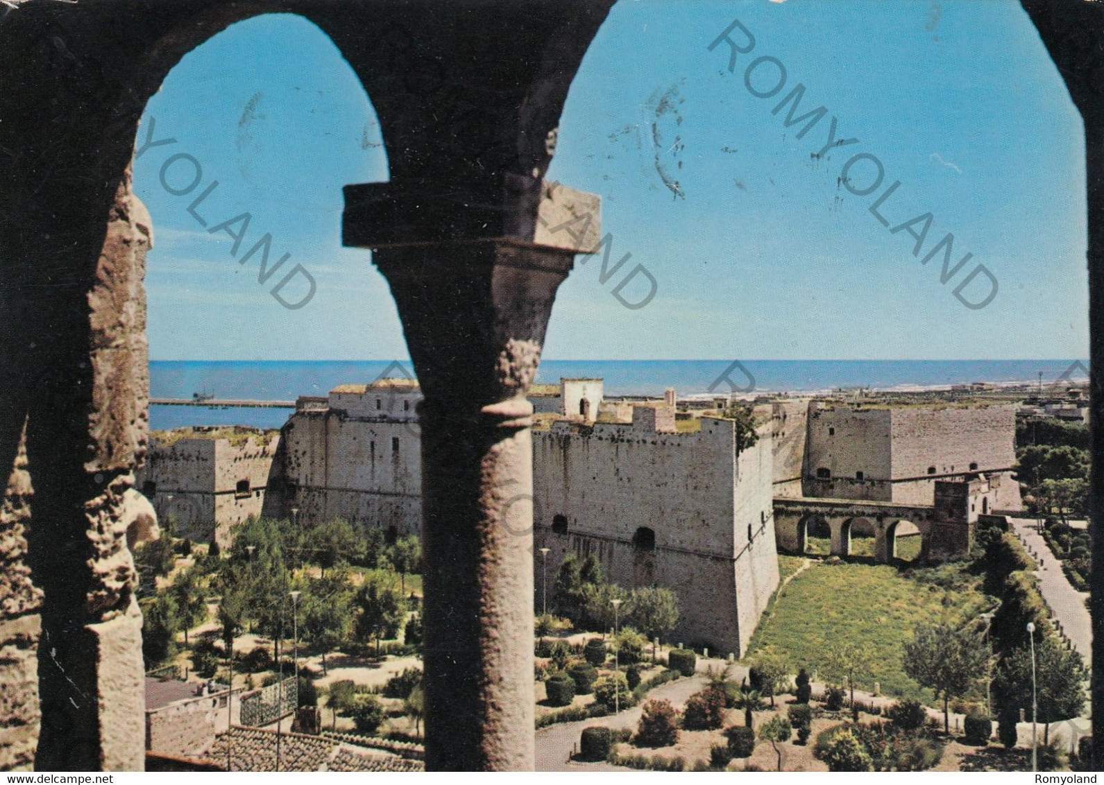 CARTOLINA  BARLETTA,PUGLIA,CASTELLO SVEVO,BELLA ITALIA,MEMORIA,STORIA,CULTURA,RELIGIONE,IMPERO ROMANO,VIAGGIATA 1968 - Barletta