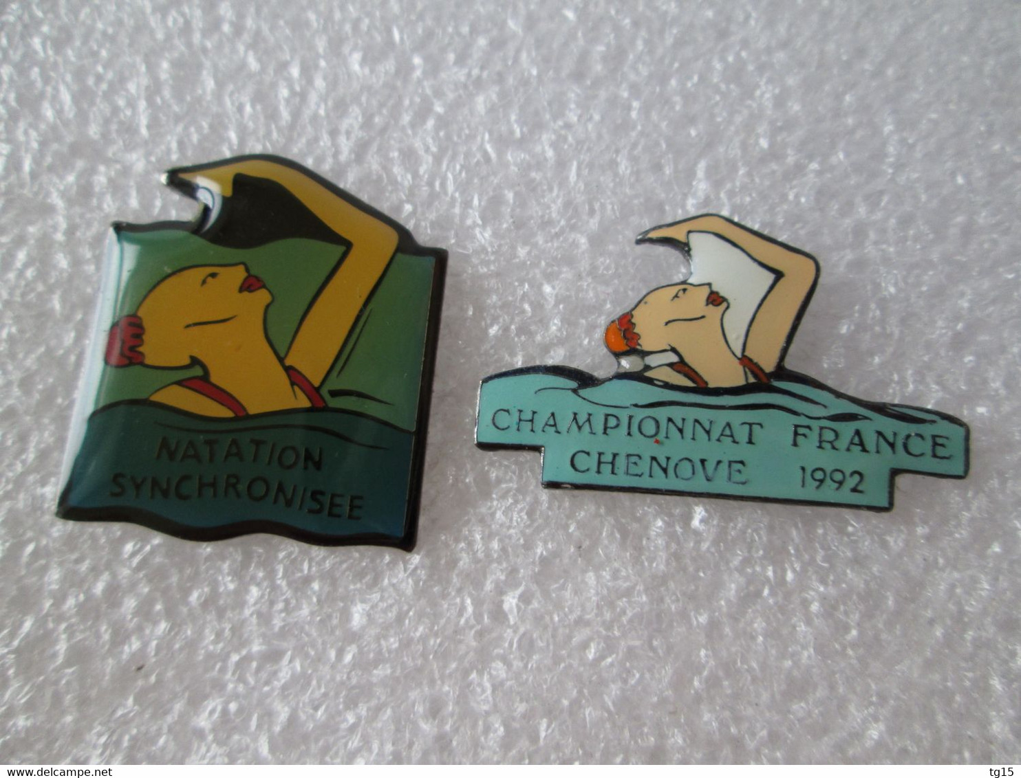 PIN'S       LOT 2   NATATION SYNCHRONISÉE  CHAMPIONNAT DE FRANCE CHENOVE 1992 - Natation