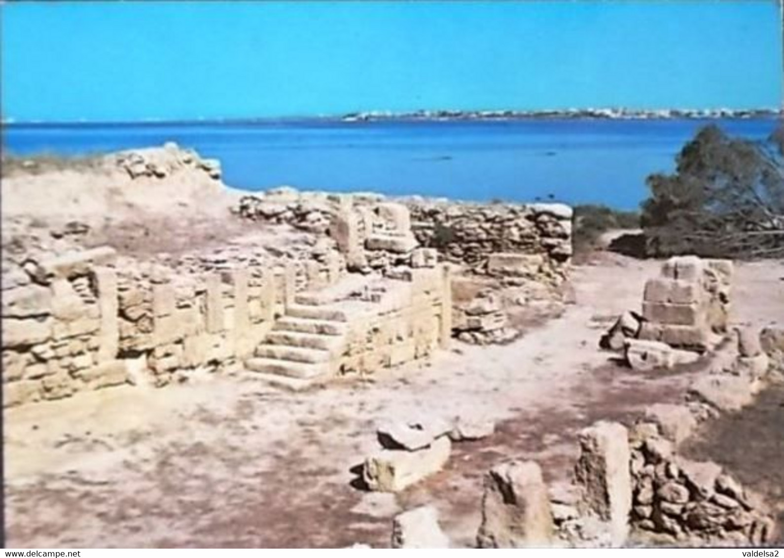 ISOLA DI MOZIA - MARSALA - TRAPANI - PORTA NORD VISTA DALL'INTERNO E SULLO SFONDO BIRGI - Marsala