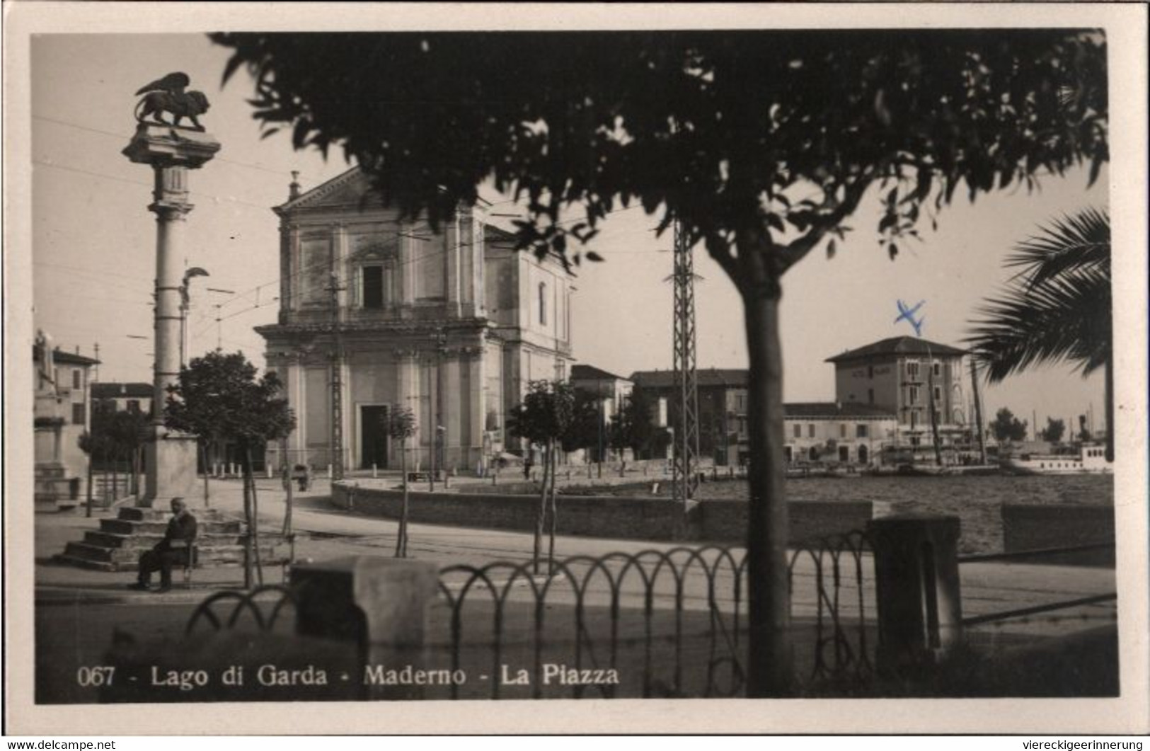 ! Alte Ansichtskarte Toscolano-Maderno , Lago Di Garda, La Piazza, Löwendenkmal - Brescia