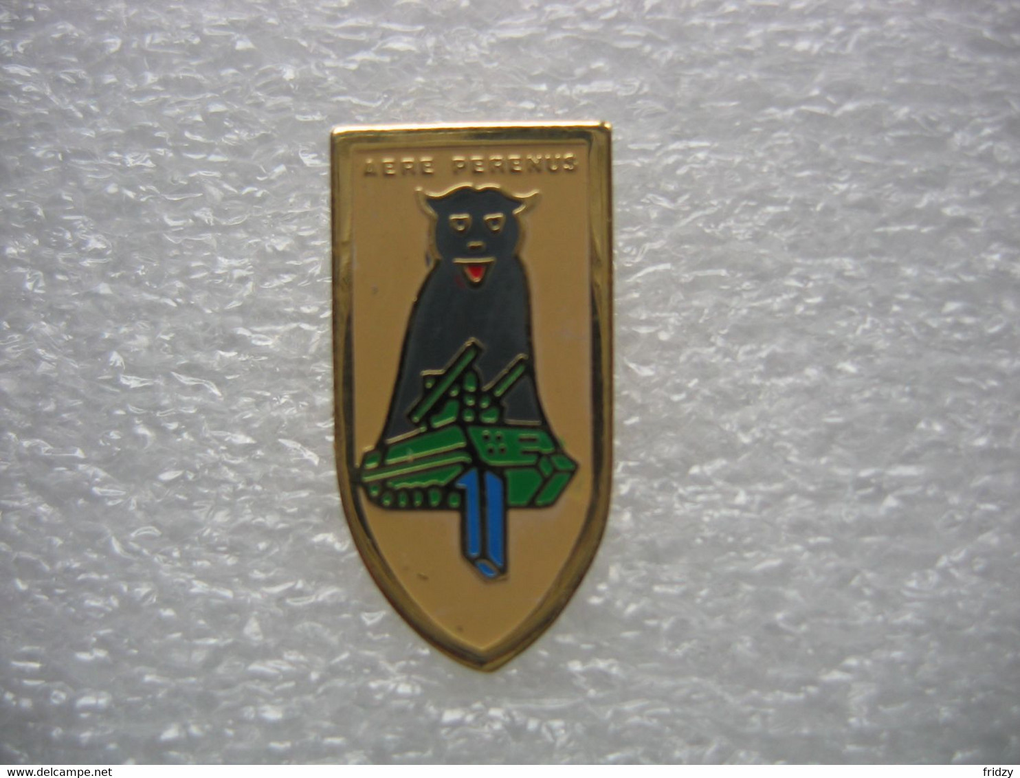 Pin's Militaire, AERE PERENUS - Militaria