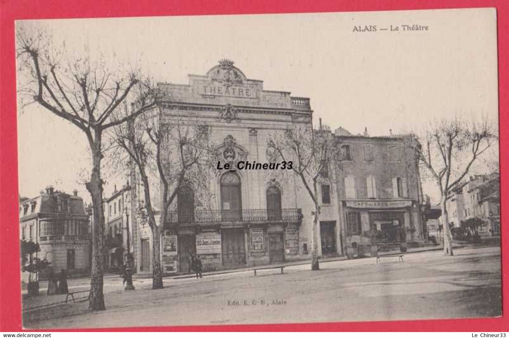 30 - ALES ( ALAIS )----Le Theatre---Café Des Arts----animé - Alès