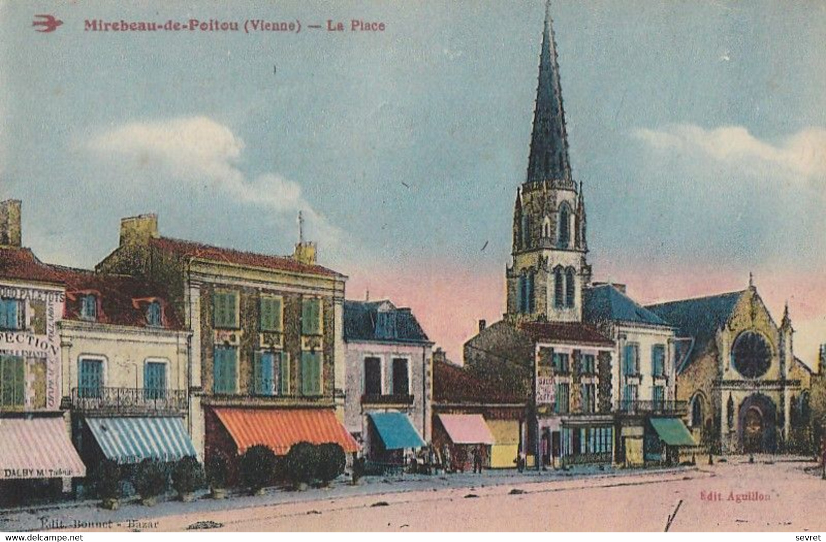 MIREBEAU-en-POITOU. - La Place. Carte Couleur RARE - Mirebeau