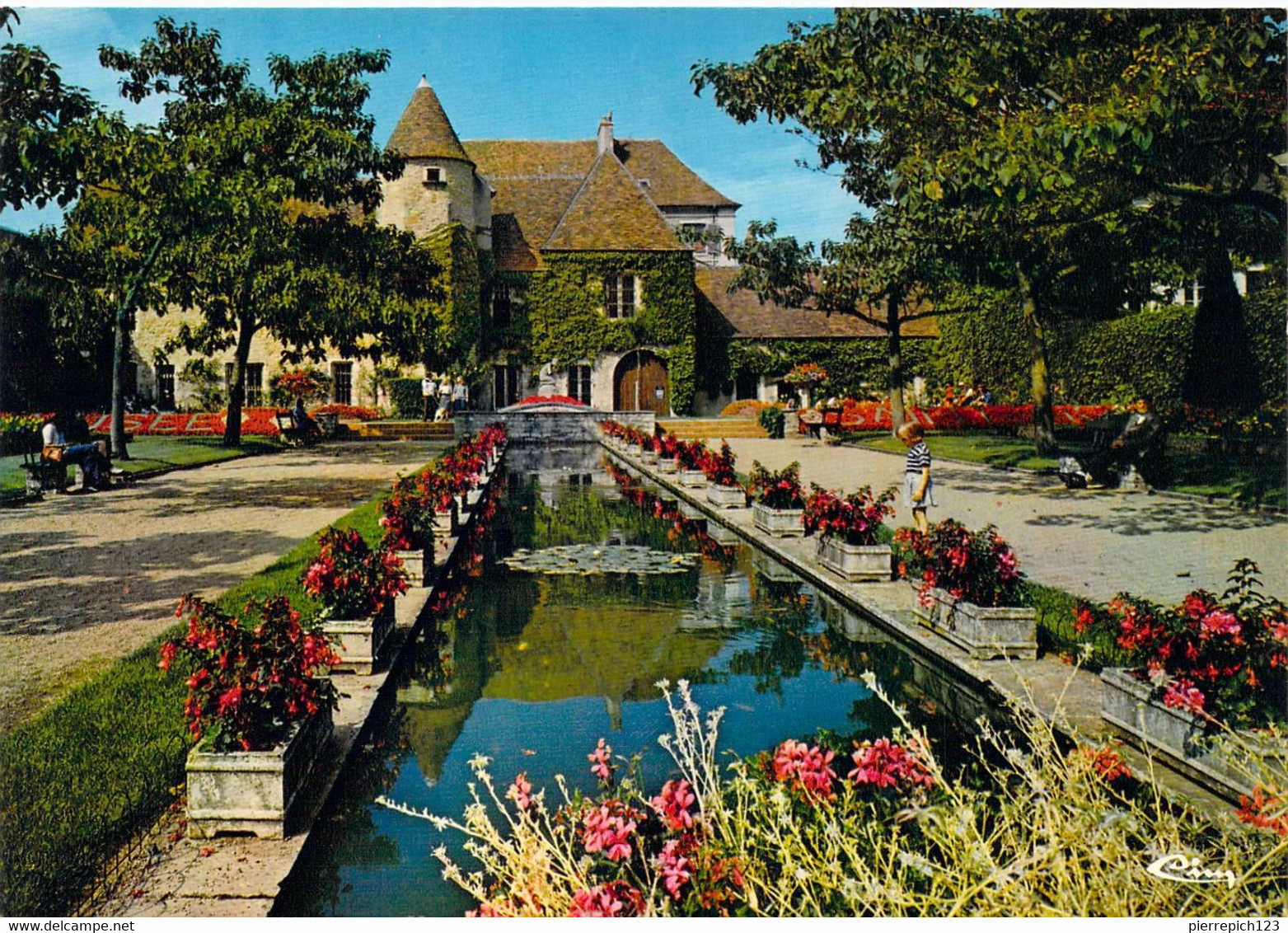 18 - Saint Amand Montrond - Le Jardin Du Musée - Saint-Amand-Montrond