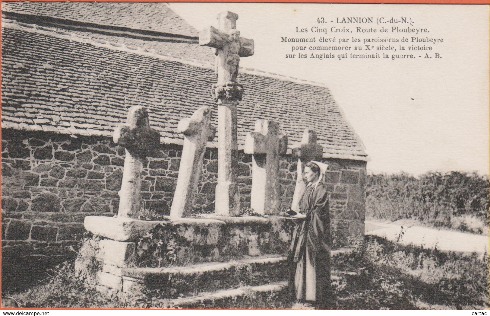 D22 - LANNION - LES CINQ CROIX - ROUTE DE PLOUBEYRE-MONUMENT ÉLEVÉ PAR LES PAROISSIENS DE PLOUBEYRE-Femme - Lannion