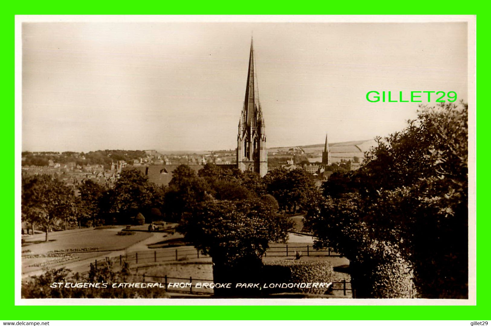 LONDONBERRY, IRLANDE DU NORD - ST EUGENE'S CATHEDRAL FROM BROOKE PARK - VALENTINE & SONS LTD - REAL PHOTO - - Londonderry