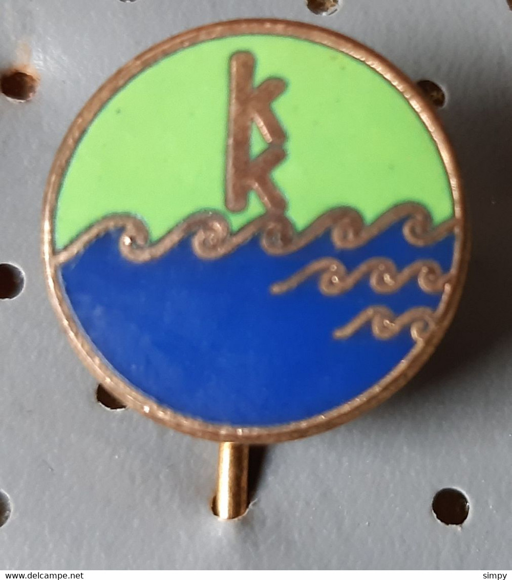 Rowing  Federation Of Germany Vintage Enamel Badge Pin - Aviron