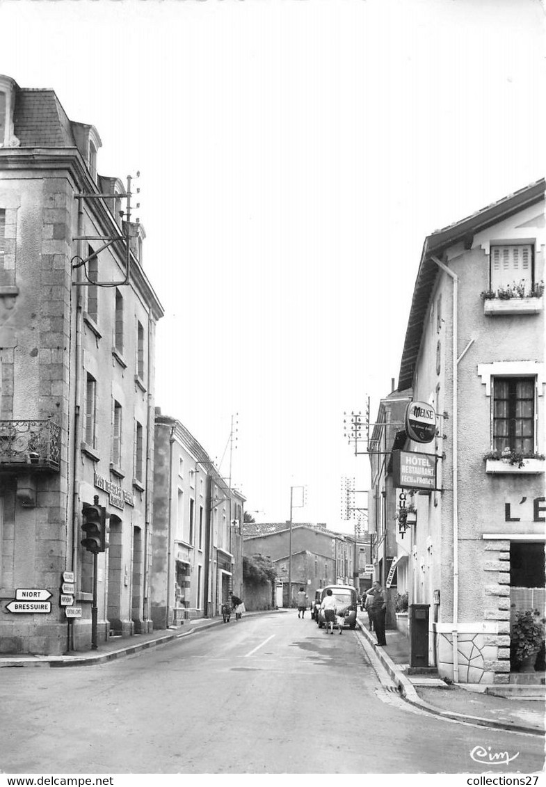 79-SECONDIGNY-LA ROUTE DE PARTHENAY - Secondigny