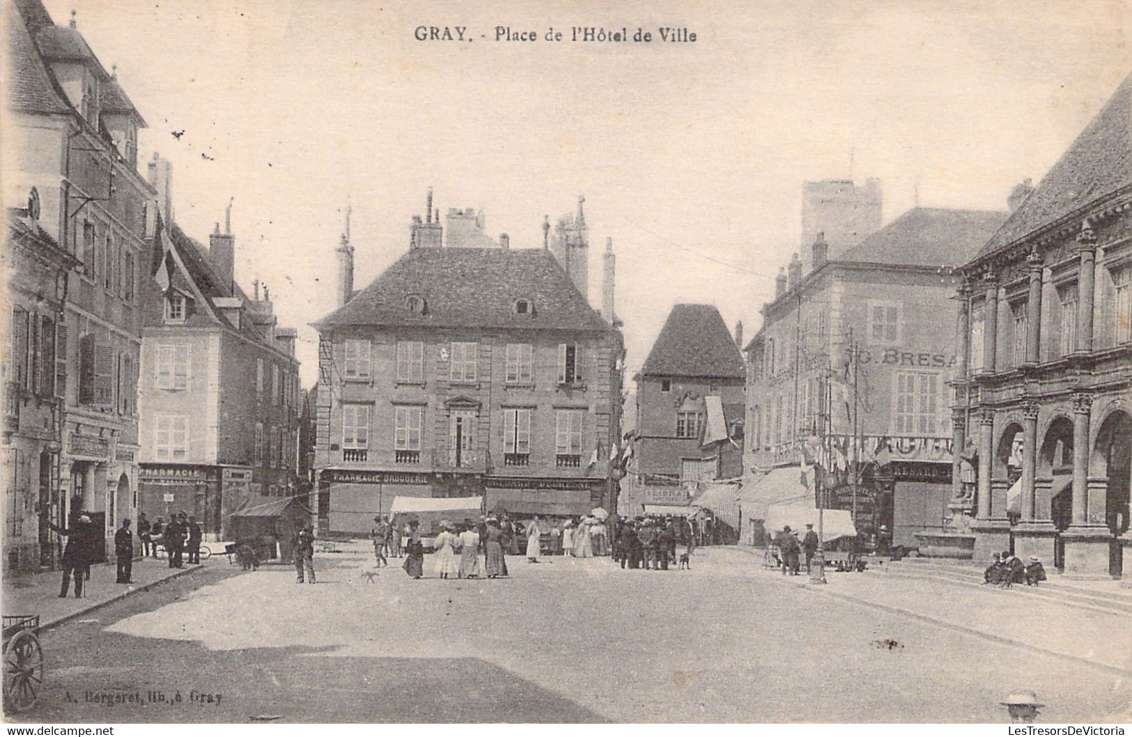 CPA Gray - Place De L'hotel De Ville - Carte Voyagée En 1916 - - Gray