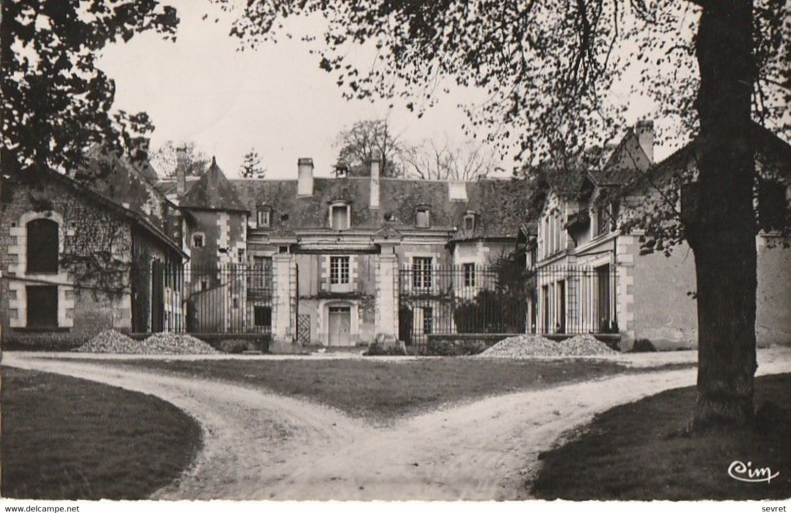 MONTS-SUR-GUESNES. - Château De La Girardière - Monts Sur Guesnes