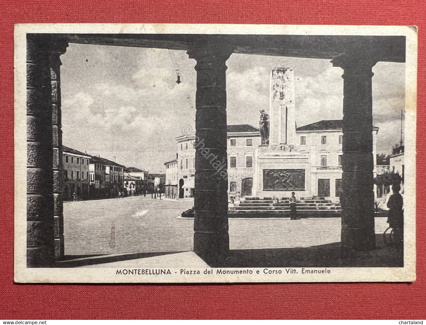 Cartolina - Montebelluna - Piazza Del Monumento E Corso Vittorio Emanuele 1937 - Treviso