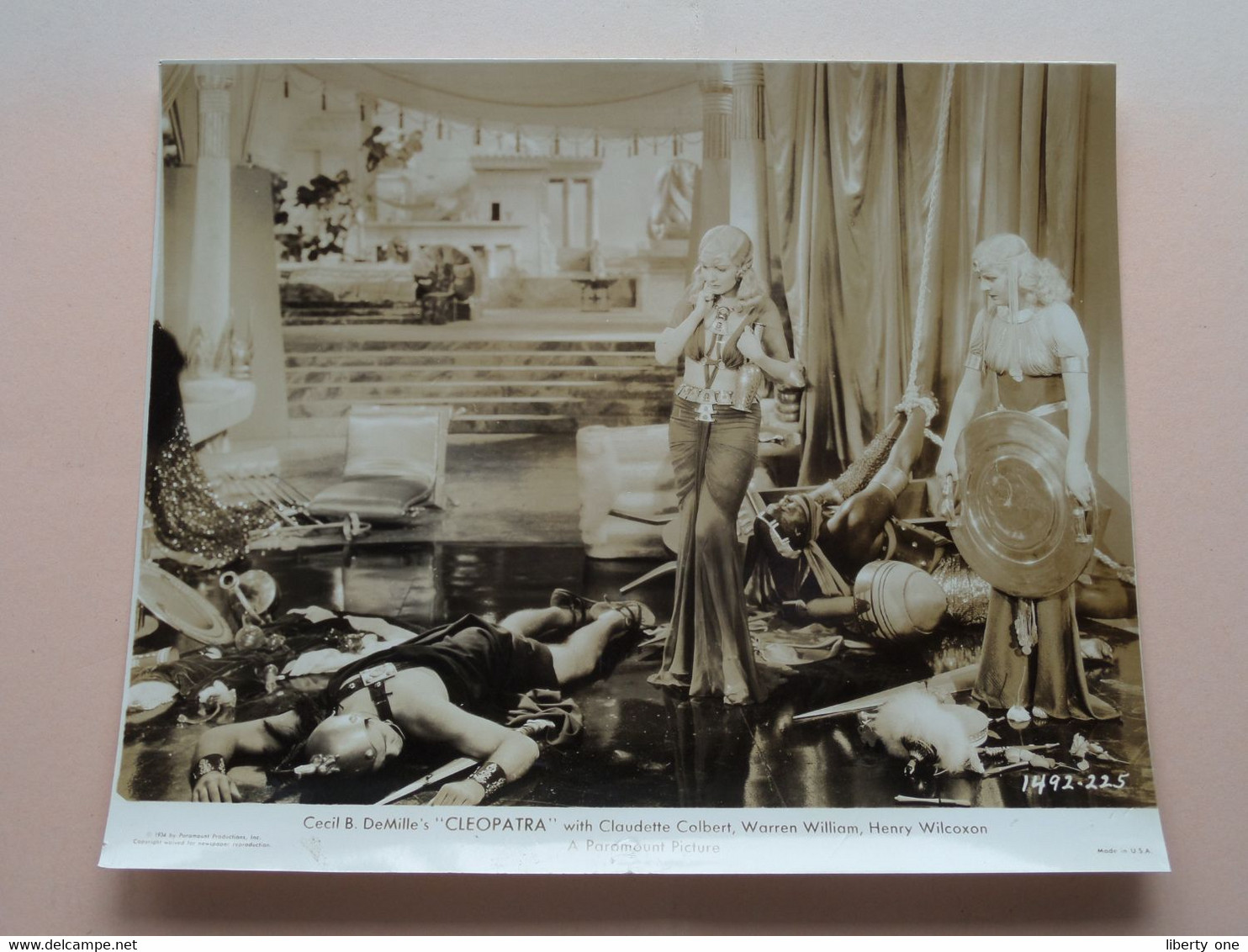 Cecile B. DeMille's " CLEOPATRA " With Claudette COLBERT, Warren WILLIAM, Henry WILCOXON ! - Photographs