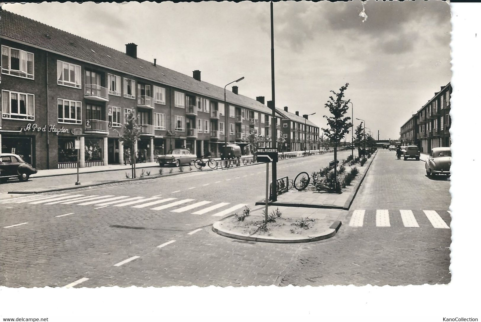 Amstelveen, Gelaufen 1958, Oben Kleiner Einriss - Amstelveen