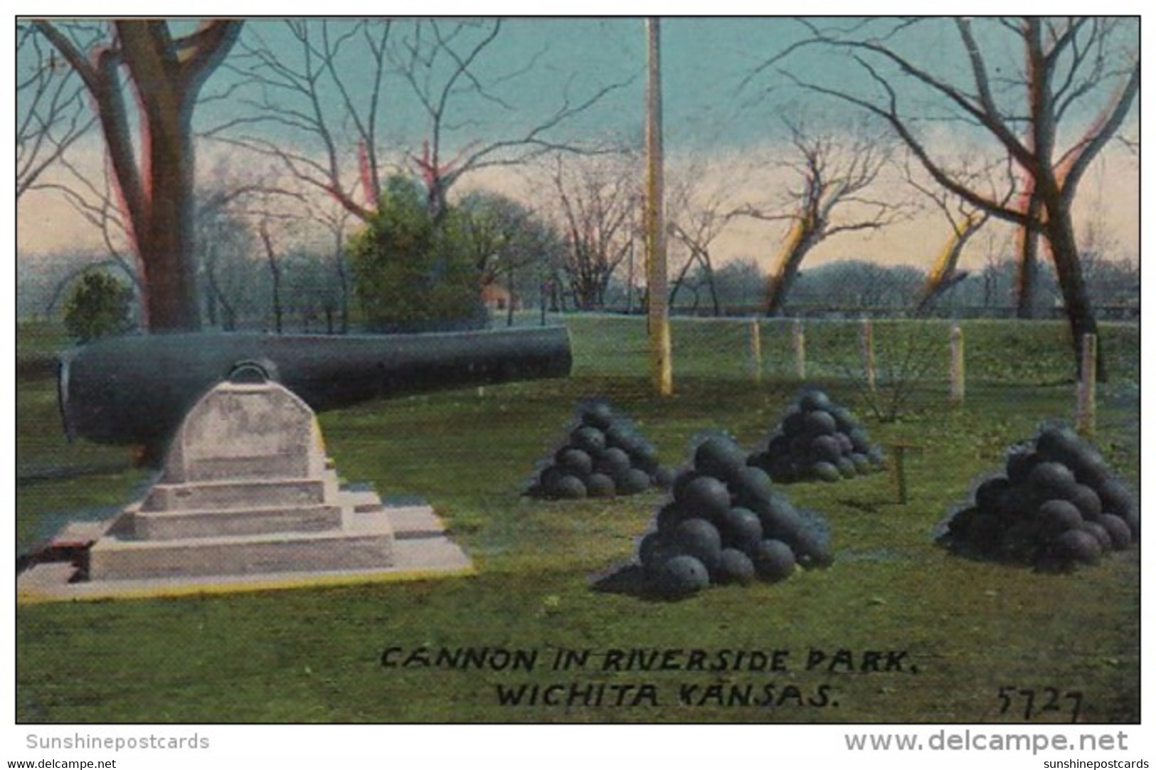 Kansas Wichita Cannon In Riverside Park - Wichita