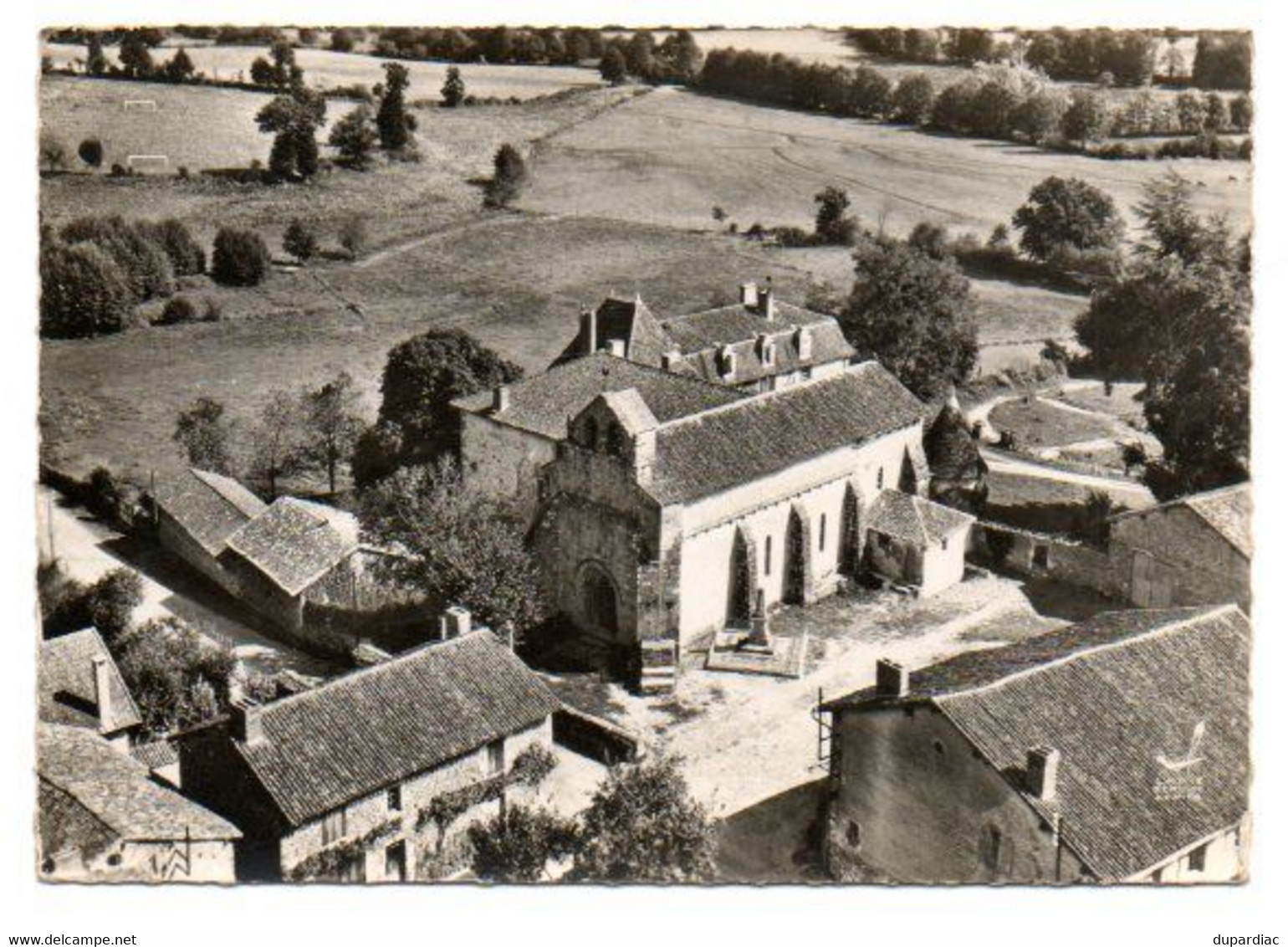 87 - Haute Vienne / EN AVION AU-DESSUS DE ... VAULRY -- L'Eglise (Lapie 2). Cachet à Date Pointillés VAULRY. - Nantiat